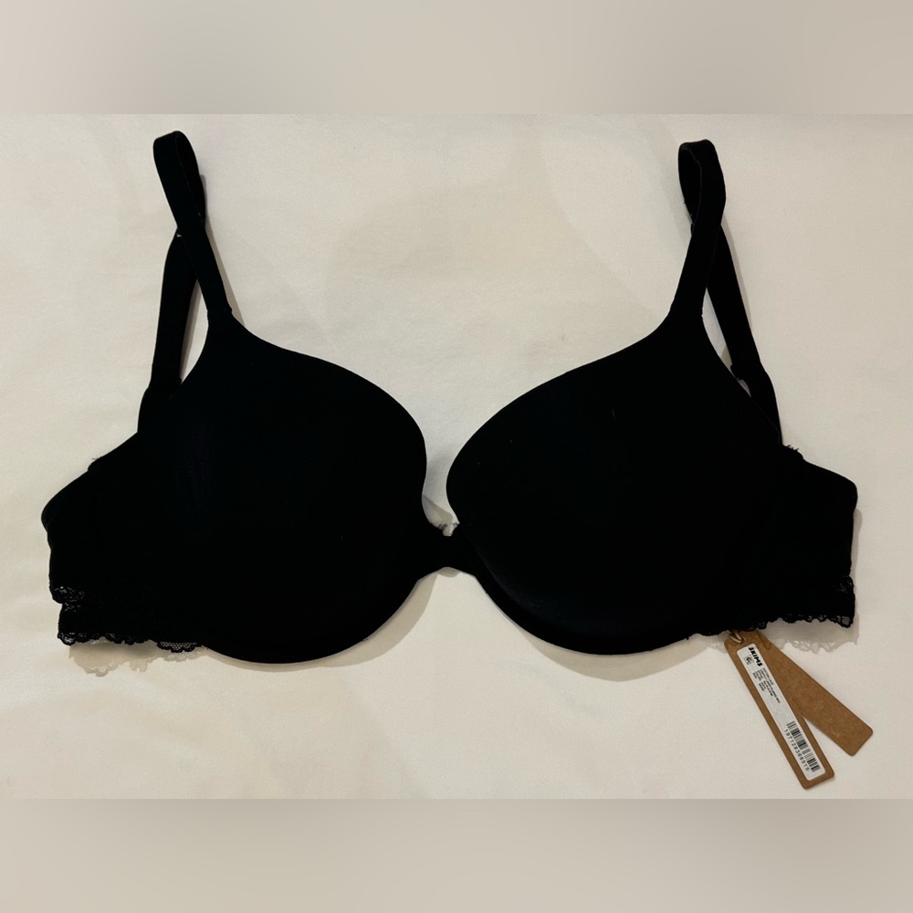SKIMS Cotton Lace Lightly Lined Plunge Bra, Color: Onyx, Size: 36DDD - Picture 5 of 9